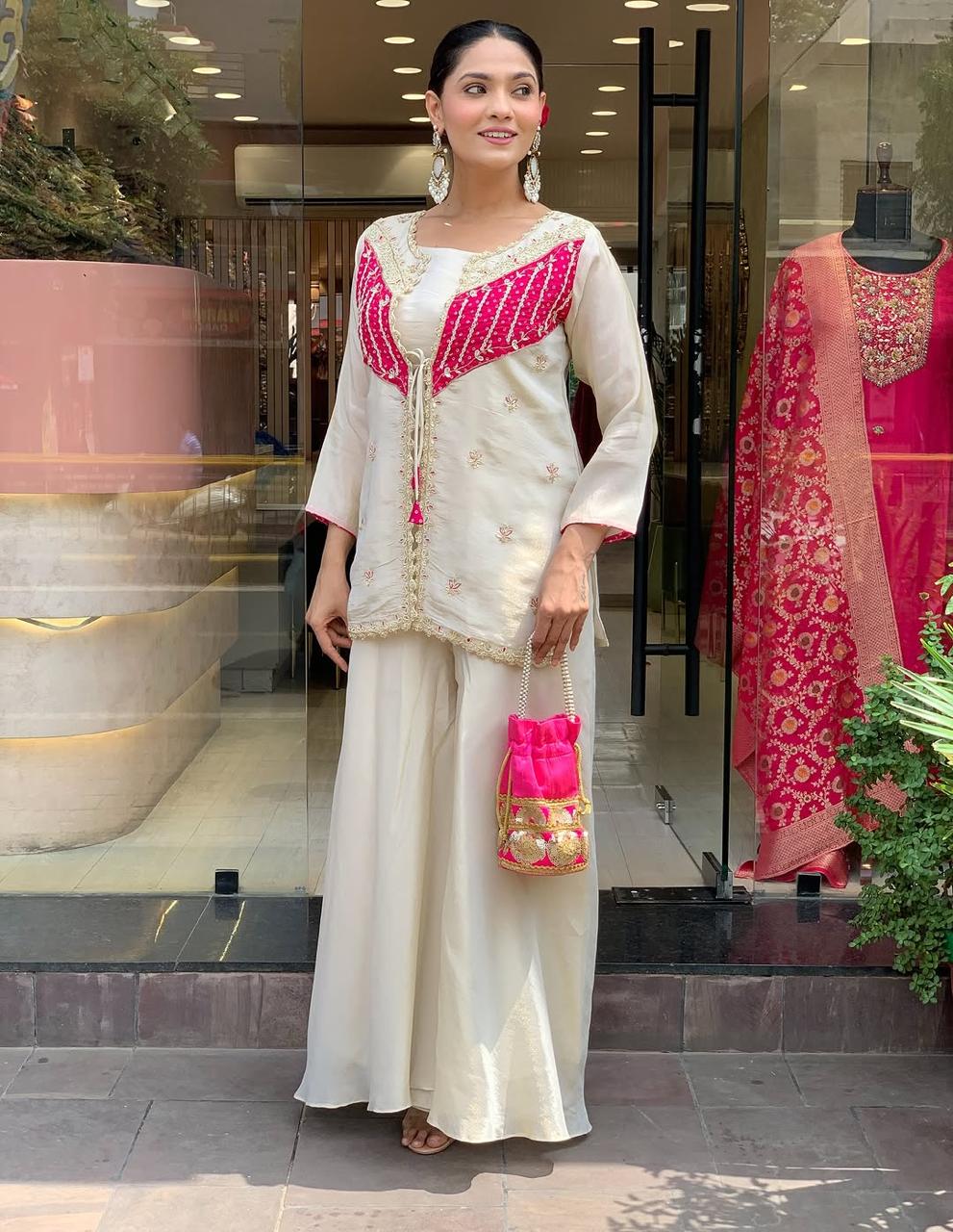 Women Trendy Embroidred Chinon Silk White Kurta With Pant