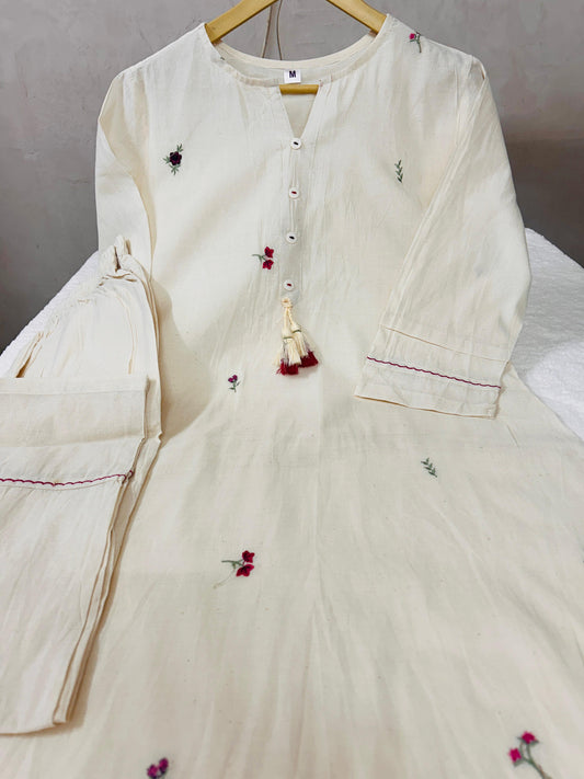 Women Trendy Embroidred Cotton White Kurta With Pant