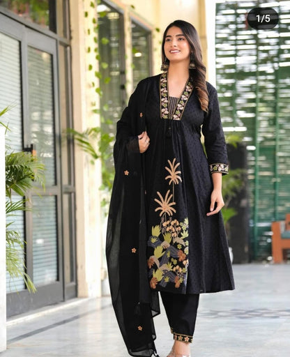 Women Attractive Embroidred Cotton Black Kurta With Pant and Dupatta