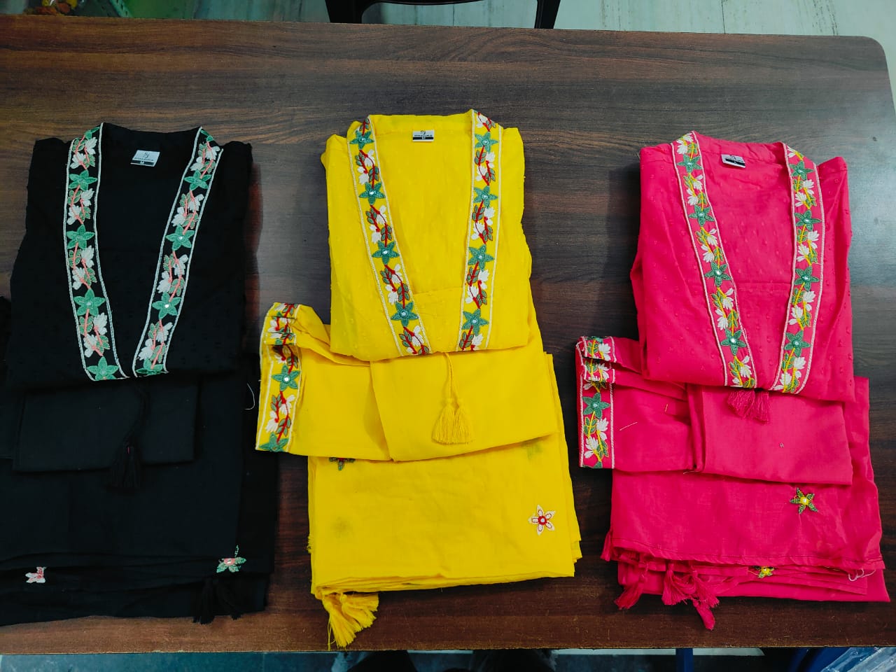 Women Attractive Embroidred Cotton Pink Kurta With Pant and Dupatta