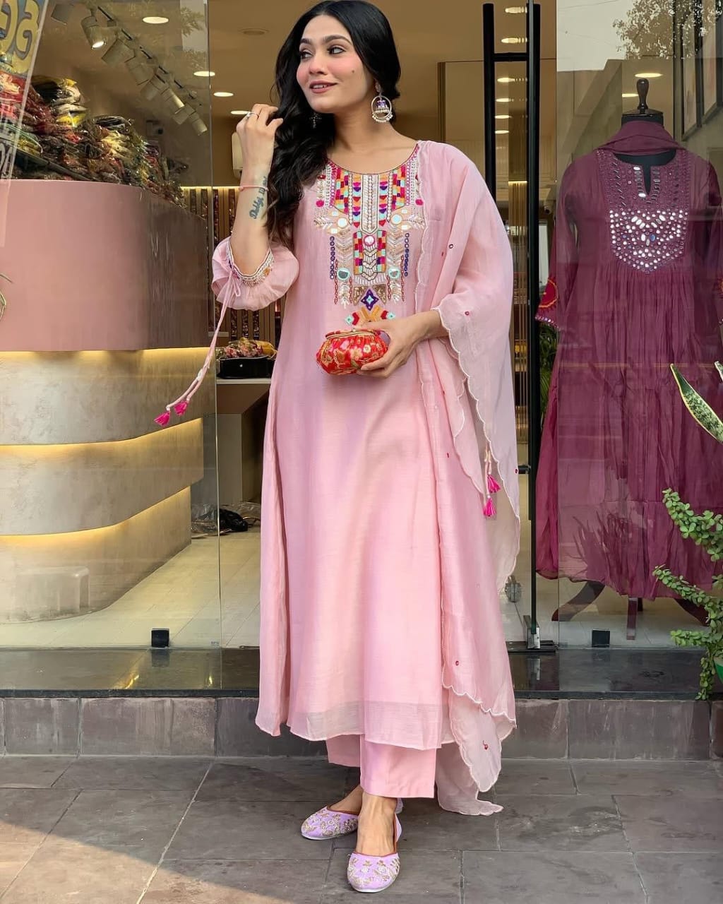 Women Beautiful Embroidred Chinon Silk Pink Kurta With Pant and Dupatta