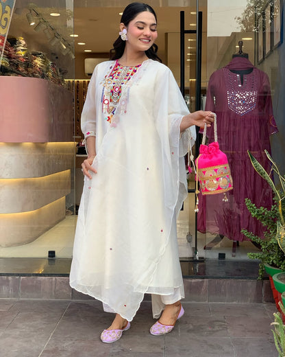 Women Beautiful Embroidred Chinon Silk White Kurta With Pant and Dupatta