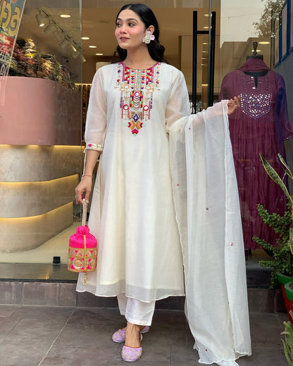 Women Beautiful Embroidred Chinon Silk White Kurta With Pant and Dupatta