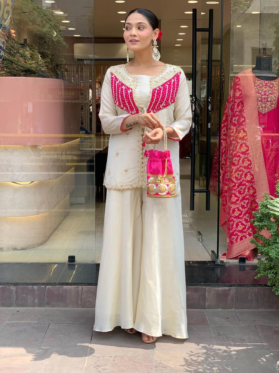 Women Trendy Embroidred Chinon Silk White Kurta With Pant