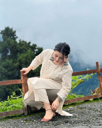 Women Casual Wear Embroidred Cotton White Kurta With Pant