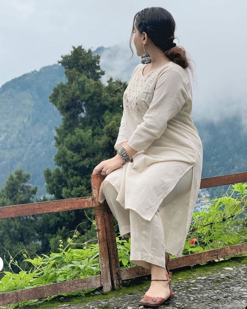 Women Casual Wear Embroidred Cotton White Kurta With Pant