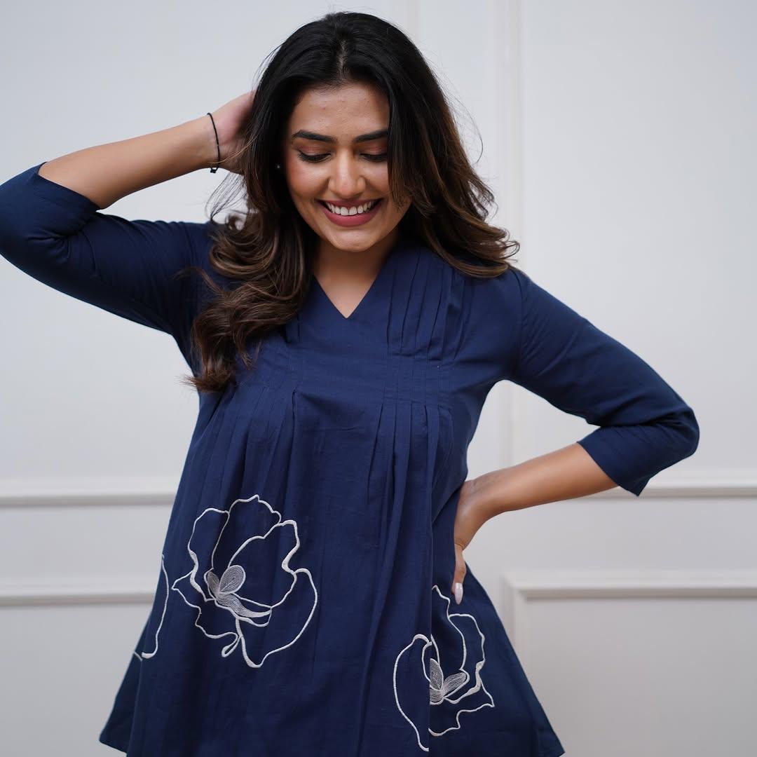 Women Casual Wear Embroidred Cotton Blue Kurta With Pant