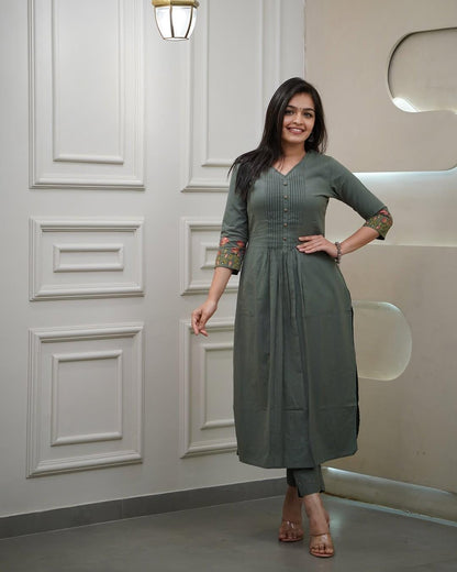 Green Embroidery Cotton Kurta And Pant Set For Women